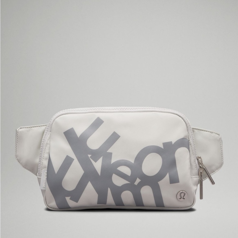 Lululemon Belt Bag Large 2L Vapor/Rhino Grey